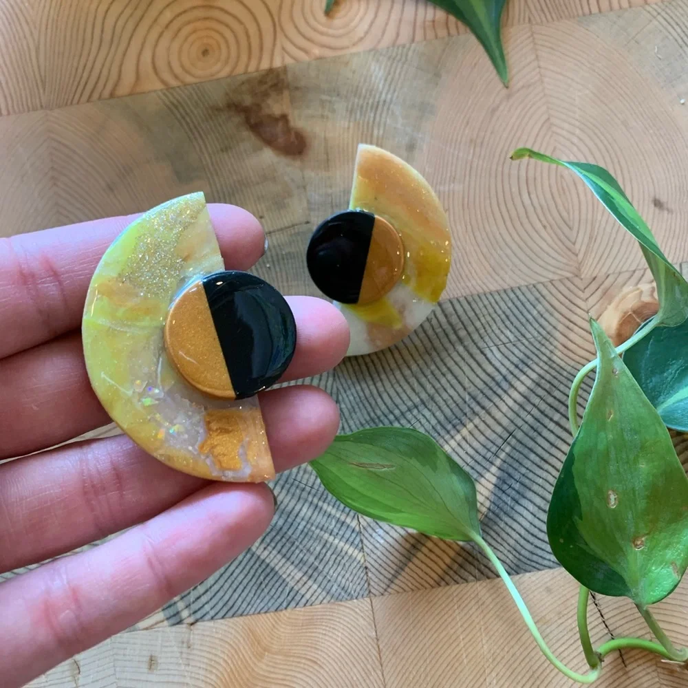 Retro Statement Posts - Picture 3 of 3